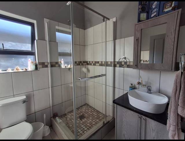 3 BEDROOM TOWNHOUSE FOR SALE IN AQUAPARK